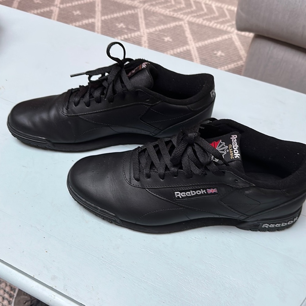 Men’s black Reebok